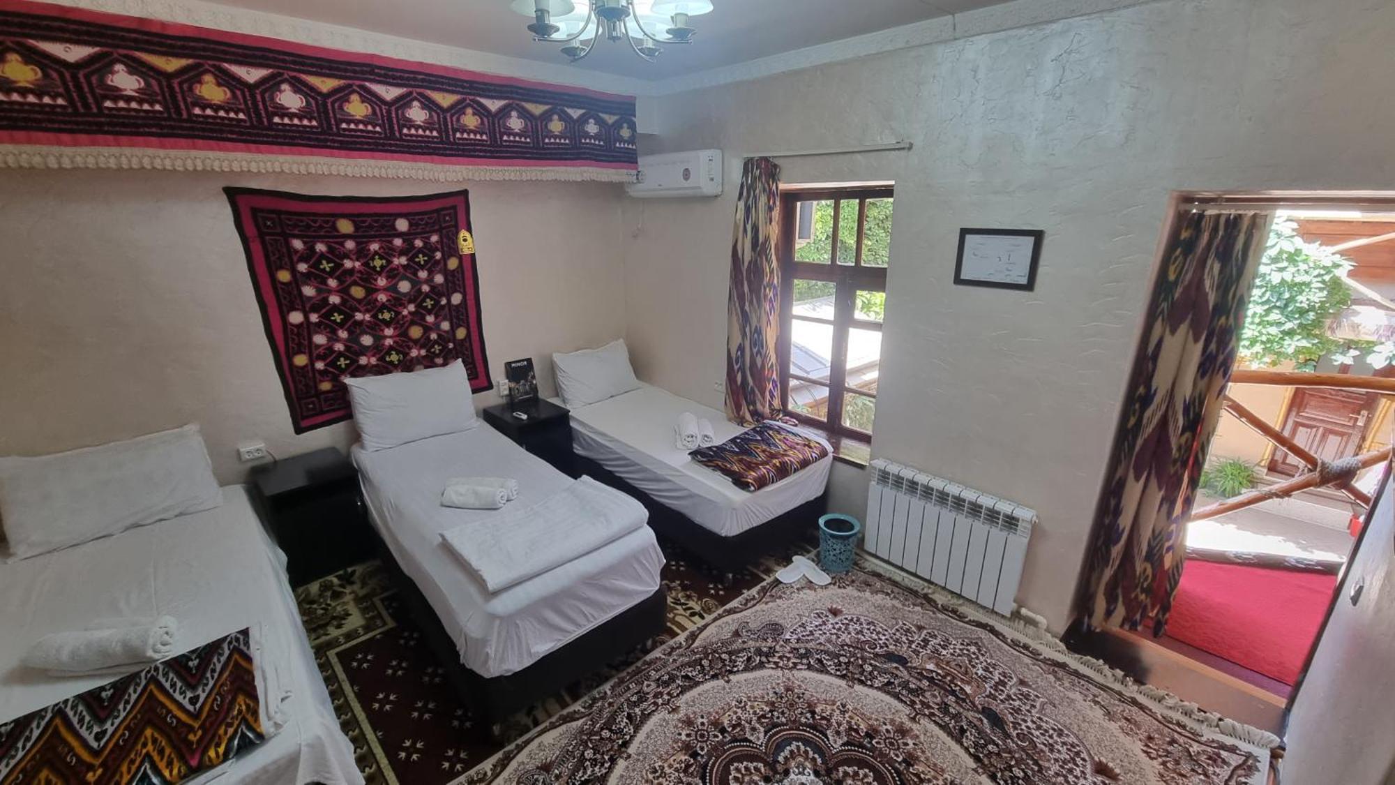 Hotel Registon Zargaron Samarkand Room photo